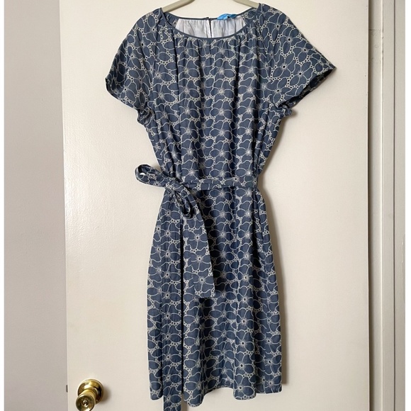 Draper James Dresses & Skirts - Draper James Embroidered Chambray Tie Waist Popover Dress - XL